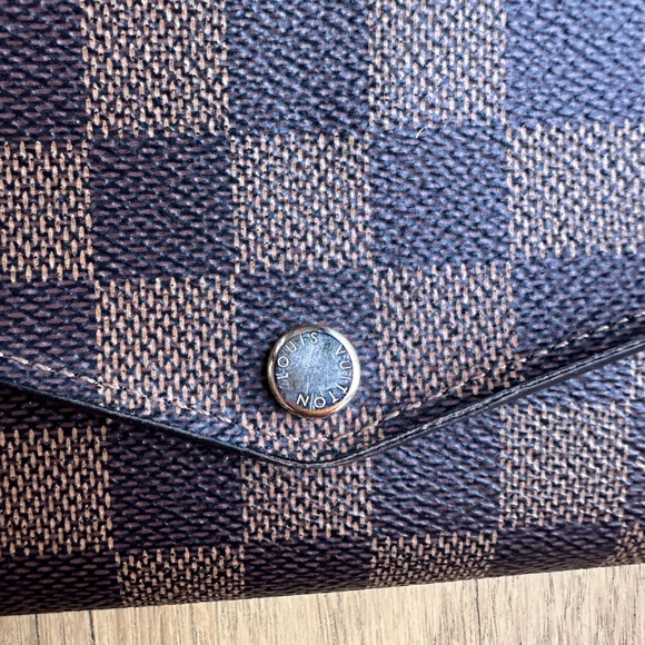 LOUIS VUITTON Sarah Wallet in Damier Ebene - Picture 3 of 9